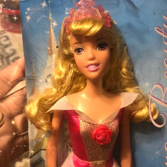 SLEEPING BEAUTY - Picture 5 of 8